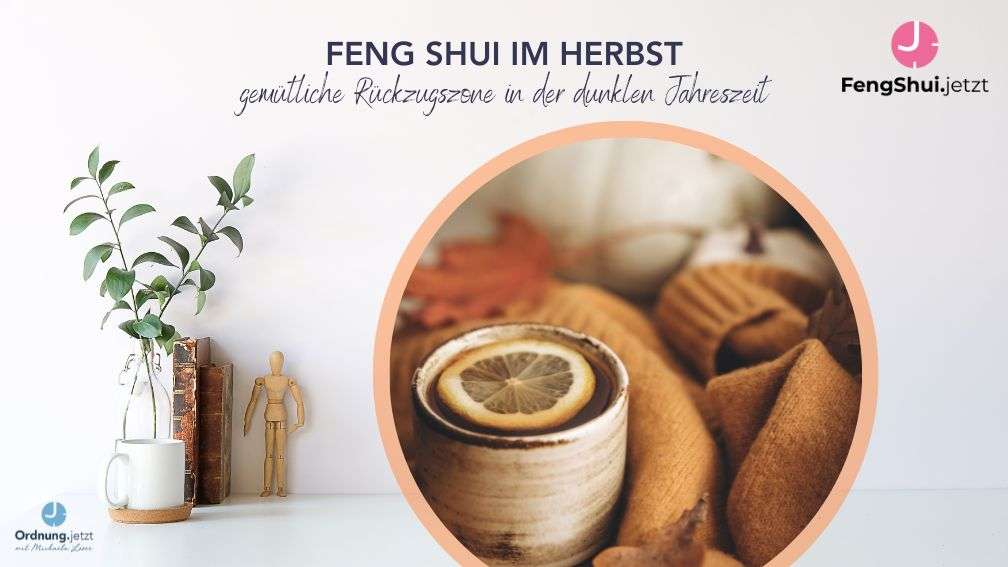 Feng Shui im Herbst mit Tasse und Decke